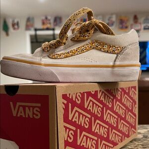 Vans Cream Sneakers with Patterned Laces
